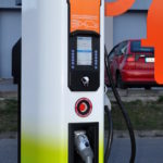 Ładowanie aut elektrycznych nadal darmowe, ale z kartą zbliżeniową