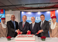 Linie Emirates rozwijają skrzydła i otwierają połączenie A380 do miast partnerskich Hamburga i Osaki