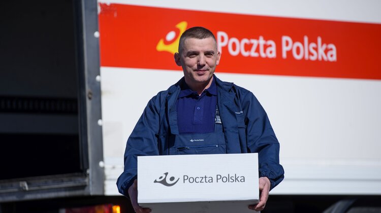 Poczta Polska: w sezonie przedświątecznym wyślemy rekordową liczbę paczek