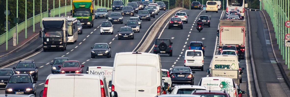 Kontrowersyjna czterdziestka piątka , - Regularne tygodniowe odpoczynki poza kabiną ciężarówki to kłopot dla kierowców