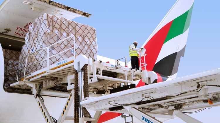 Emirates SkyCargo skalują sieć i operacje do transportu podstawowych towarów