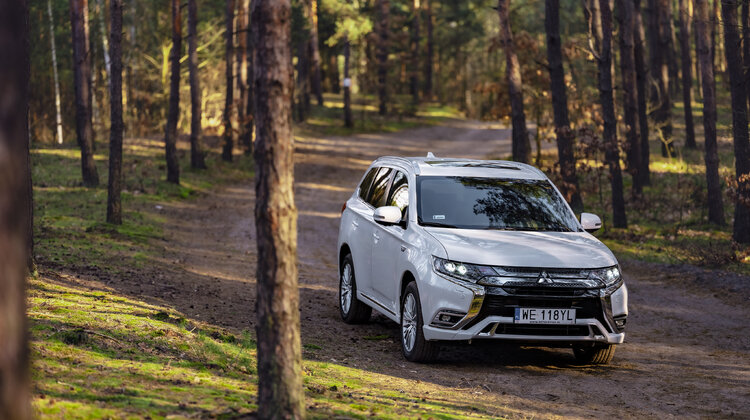 Badanie dotyczące ładowania Outlandera PHEV towary konsumpcyjne, transport - ZAPROJEKTOWANY JAKO POJAZD ELEKTRYCZNY - UŻYWANY JAKO POJAZD ELEKTRYCZNY